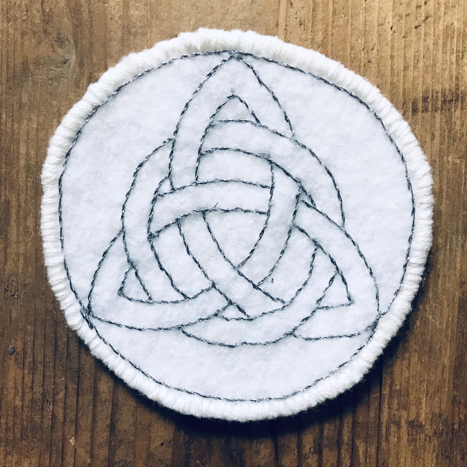 TRIQUETRA, WHITE FELT & PEWTER COLOUR METAL THREAD EMBROIDERED PROTECTION PATCHES, MINI TRAVEL CRYSTAL CHARGERS, ALTER PIECES
